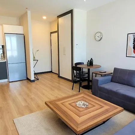 Cozy 1-bdr Apt - Metrobus Steps Away! Apartment *