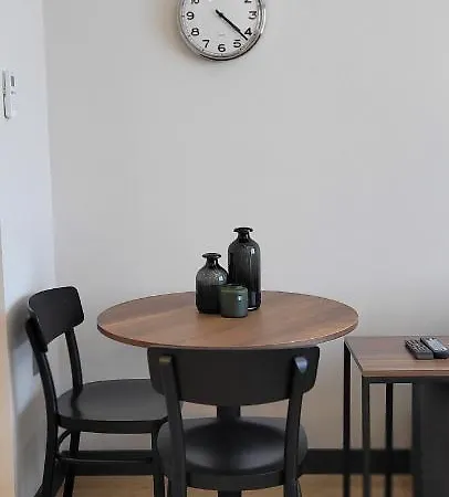 Apartment Cozy 1-bdr Apt - Metrobus Steps Away!