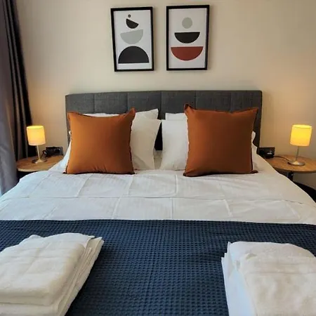 Cozy 1-bdr Apt - Metrobus Steps Away! *
