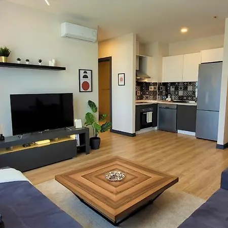 Cozy 1-bdr Apt - Metrobus Steps Away! Apartamento Estambul